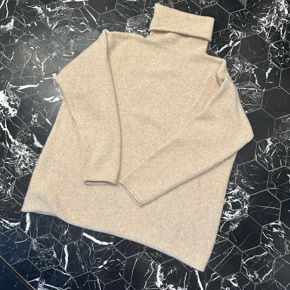Lauren Manoogian Ecru Alpaca Turtleneck Sweater - Picture 4 of 9